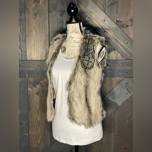 Day Trip faux fur vest- size XS